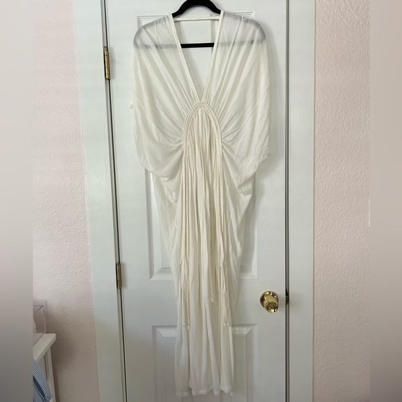 Devon Windsor Cover Up - Picture 2 of 4